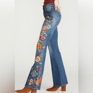 Free People Driftwood Farrah embroidered jeans flared with a 33” inseam